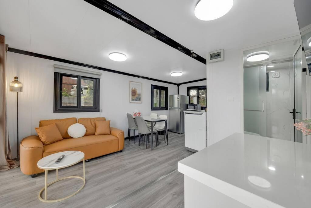 2 Bedrooms Cabin 5 Min To Pukekohe Town Centre Buitenkant foto